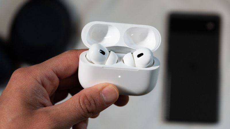 Với dòng AirPods 2, AirPods 3 các tính năng âm thanh có thể ít hơn so với AirPods Pro 2 và AirPods Pro