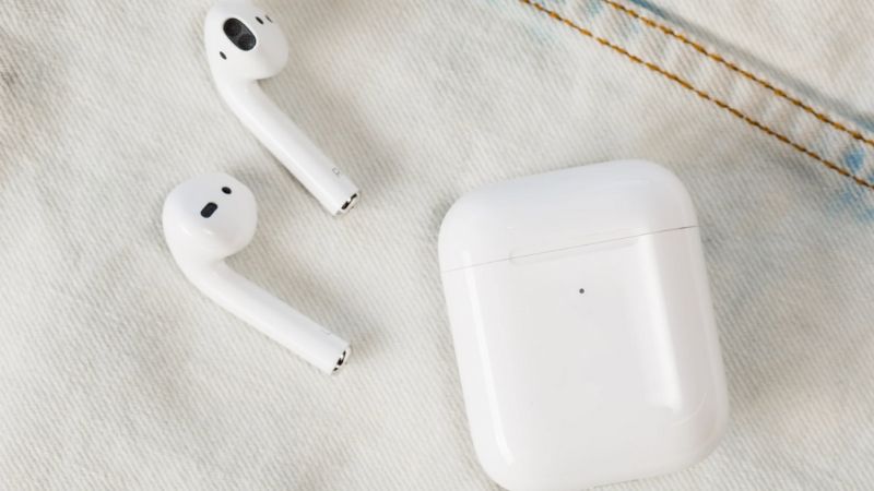 Thiết kế tai nghe AirPods - EarPods tối giản, thao tác dễ dàng