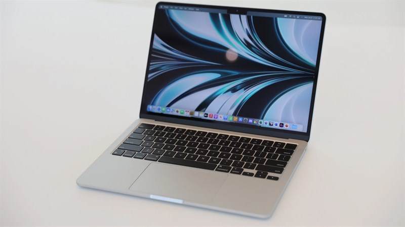 MacBook Air M2 là dòng MacBook hướng đến sự gọn nhẹ, giá mềm trong MacBook M2 Series