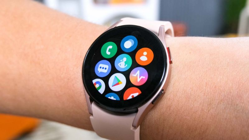 Đồng hồ thông minh Samsung Galaxy Watch cũng là một dòng sản phẩm chủ lực của hãng