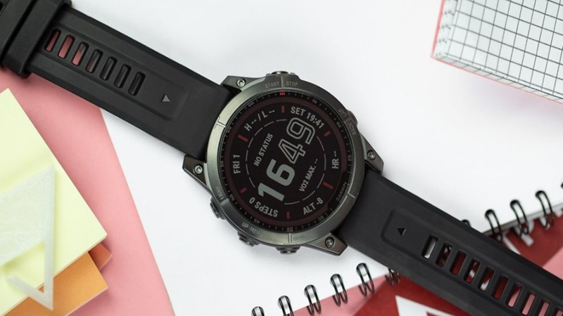 Thời lượng pin giữa Garmin Fenix 7 Regular và 7S Regular có sự chênh lệch đáng kể